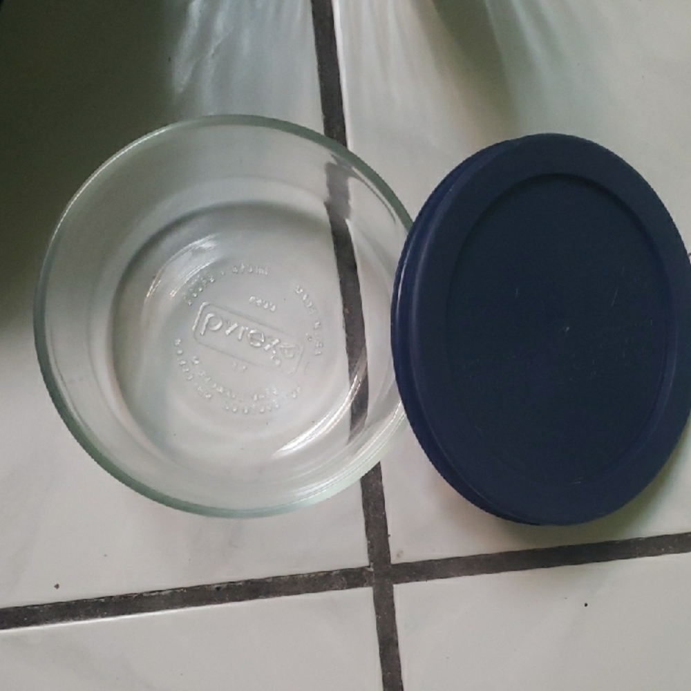 Vintage "Pyrex" mixing/serving bowl, divider, dark blue lids set - Picture 3 of 7